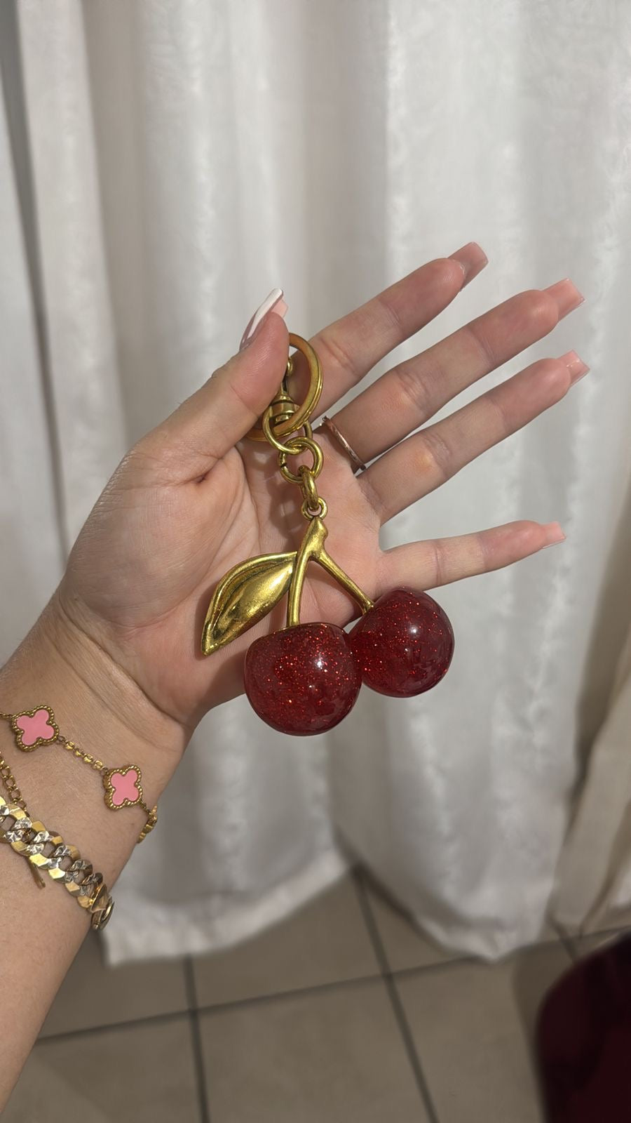 LLAVERO DE CEREZA