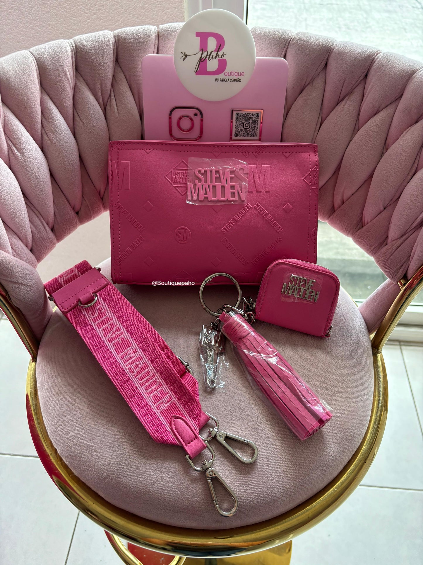 STEVE MADDEN COLOR ROSA CON STRAP GRUESO, MONEDERO Y CHARM