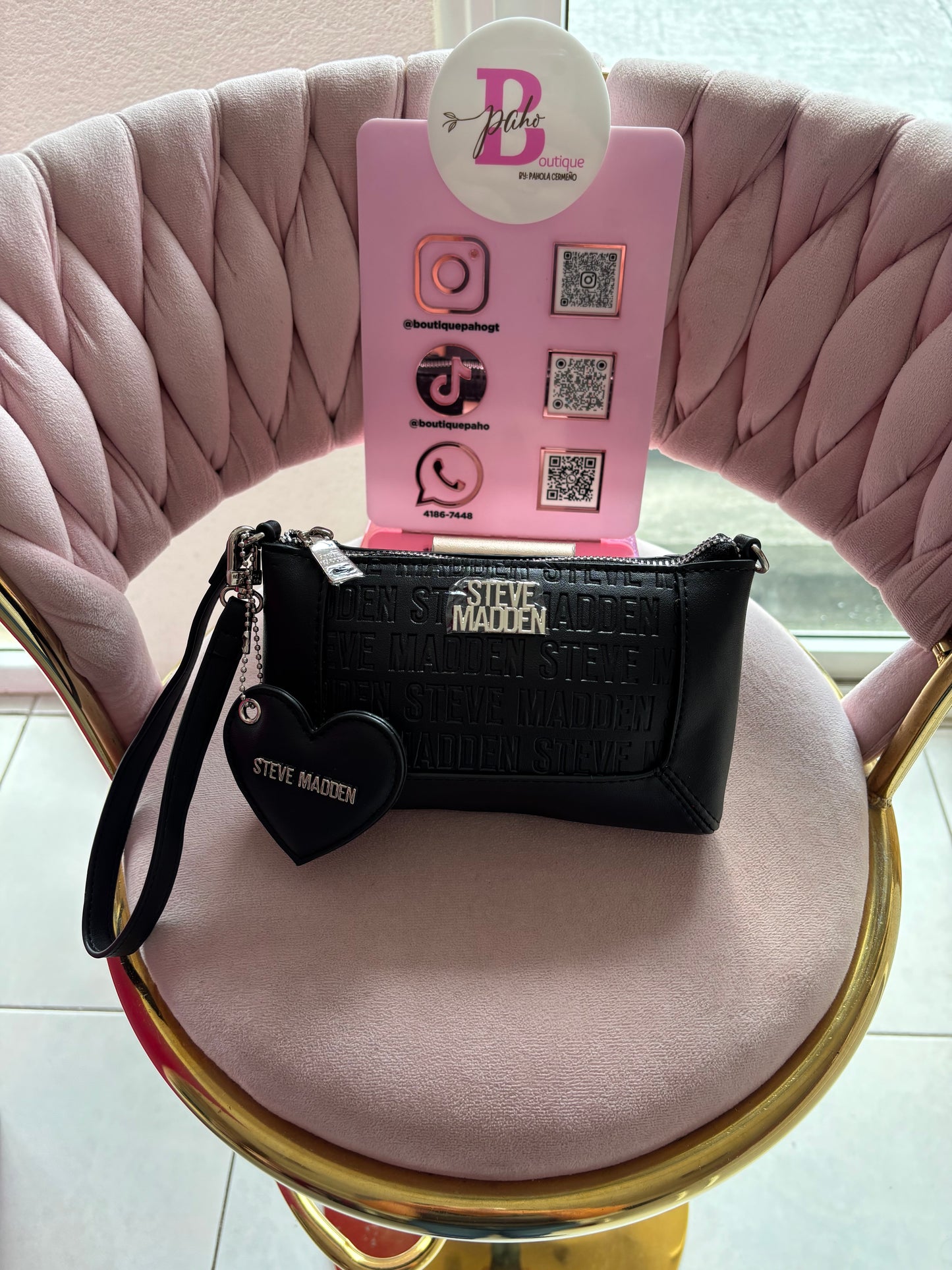 MUÑEQUERA STEVE MADDEN COLOR NEGRA ORIGINAL