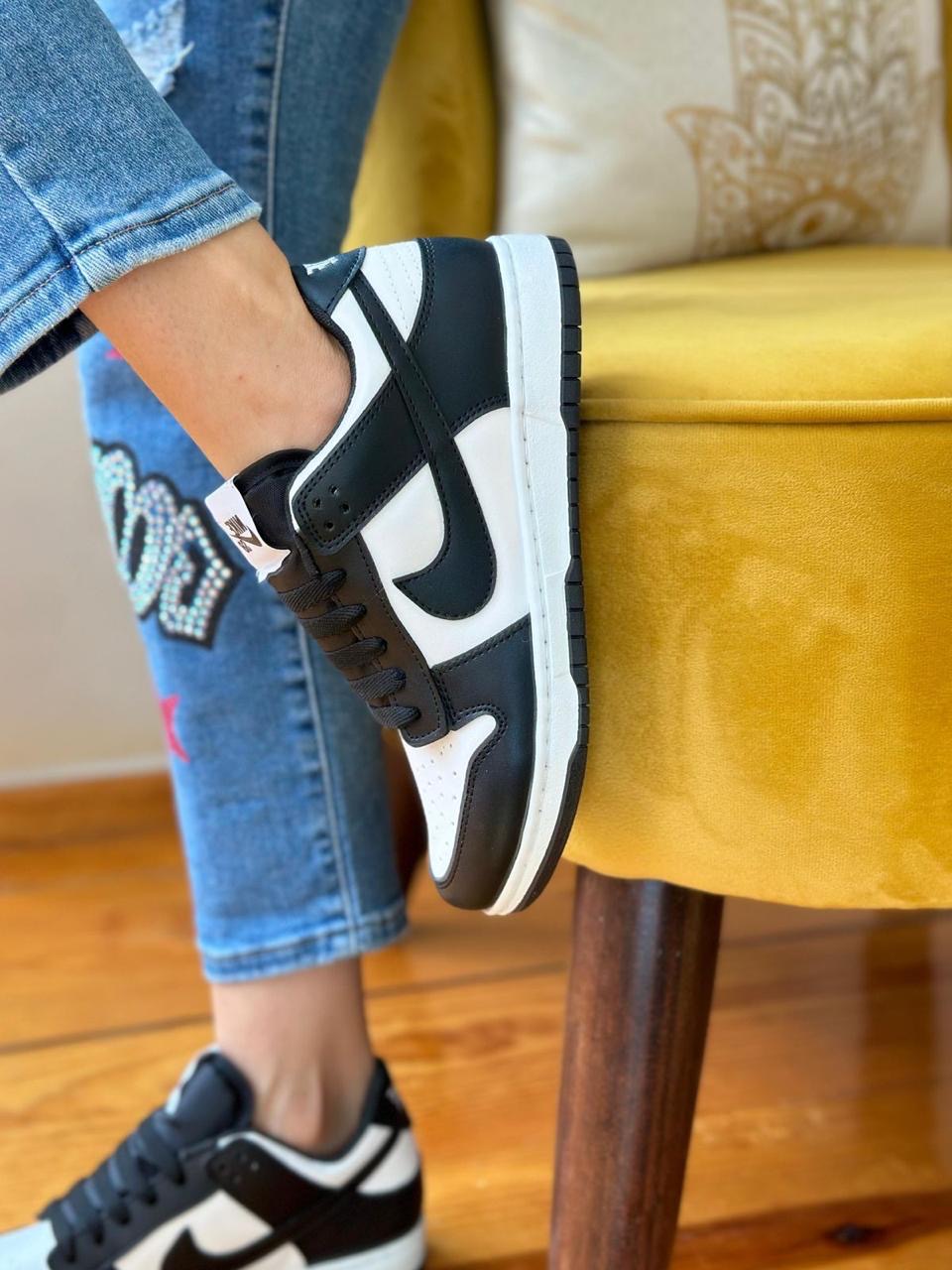 TENIS NIKE PANDA