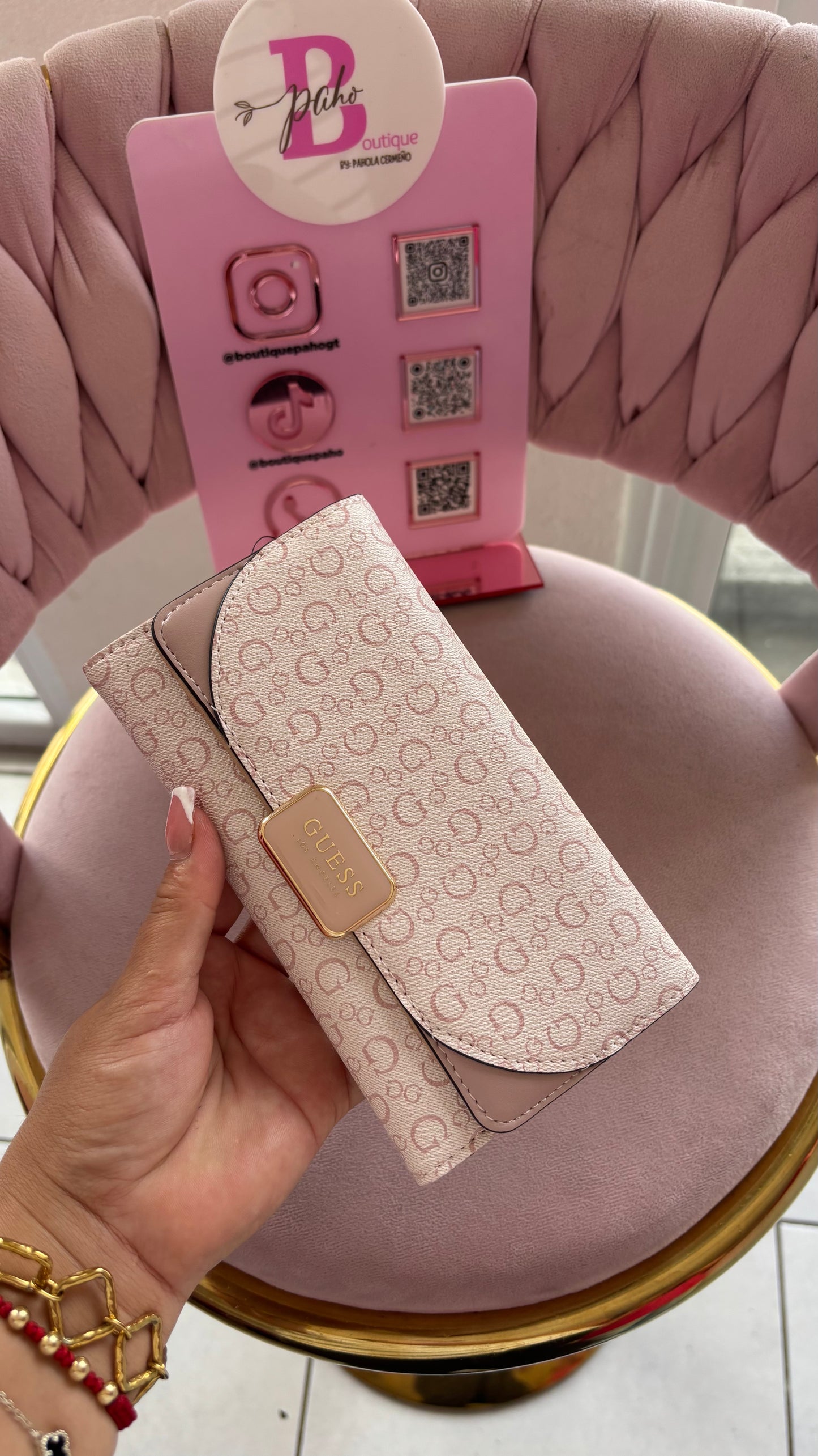 BILLETERA GUESS ROSA