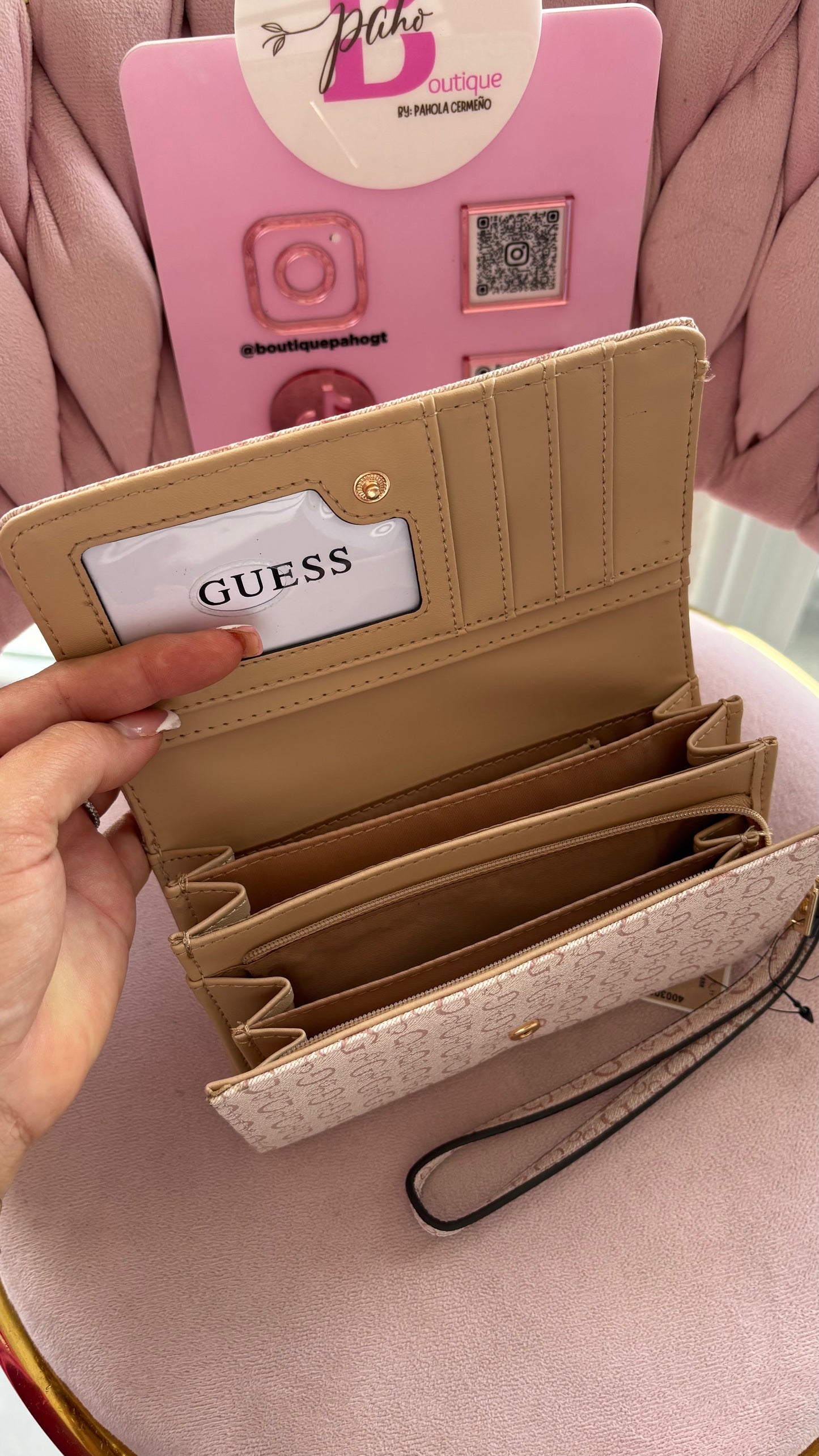 BILLETERA GUESS ROSA
