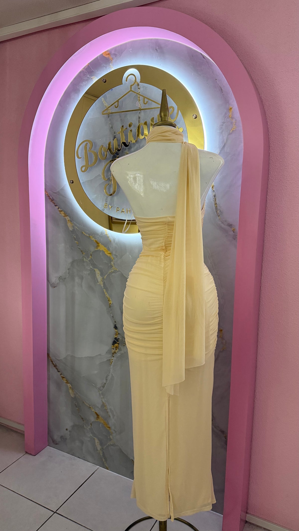 VESTIDO ELEGANTE BEIGE
