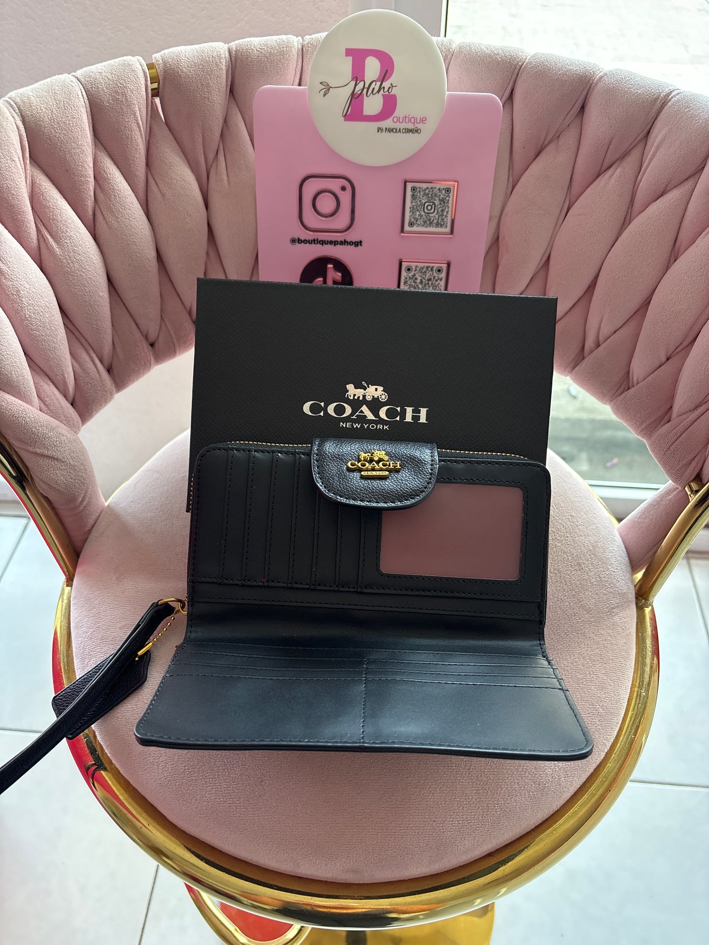BILLETERA COACH NEGRA LISO