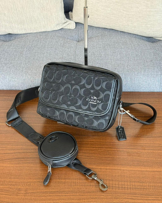 BANDOLERA COACH COLOR NEGRO RELIEVE