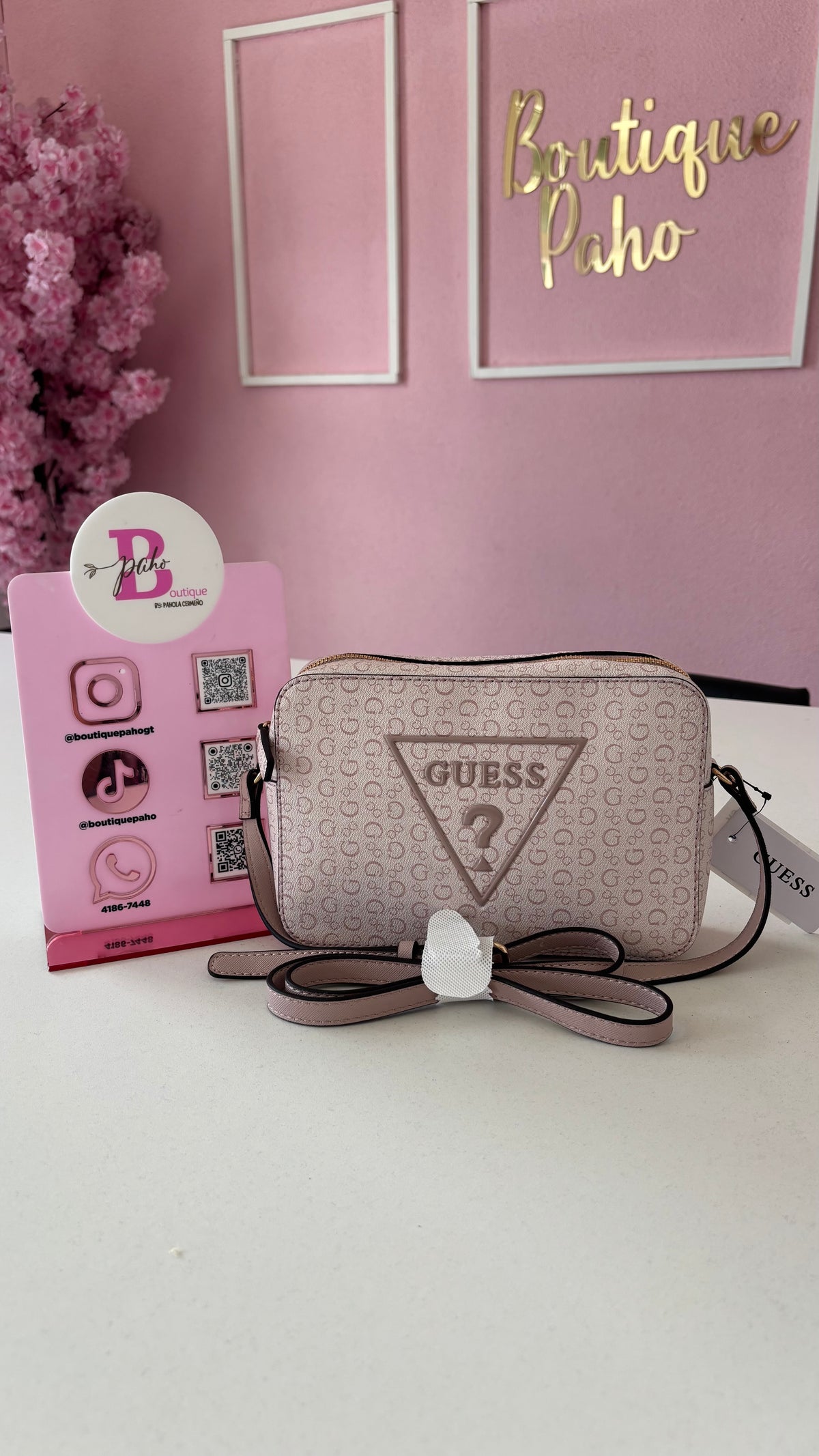 BOLSO CROSSBODY GUESS ROSA CON SÍMBOLO ? ORIGINAL
