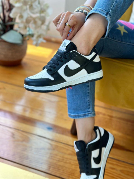 TENIS NIKE PANDA