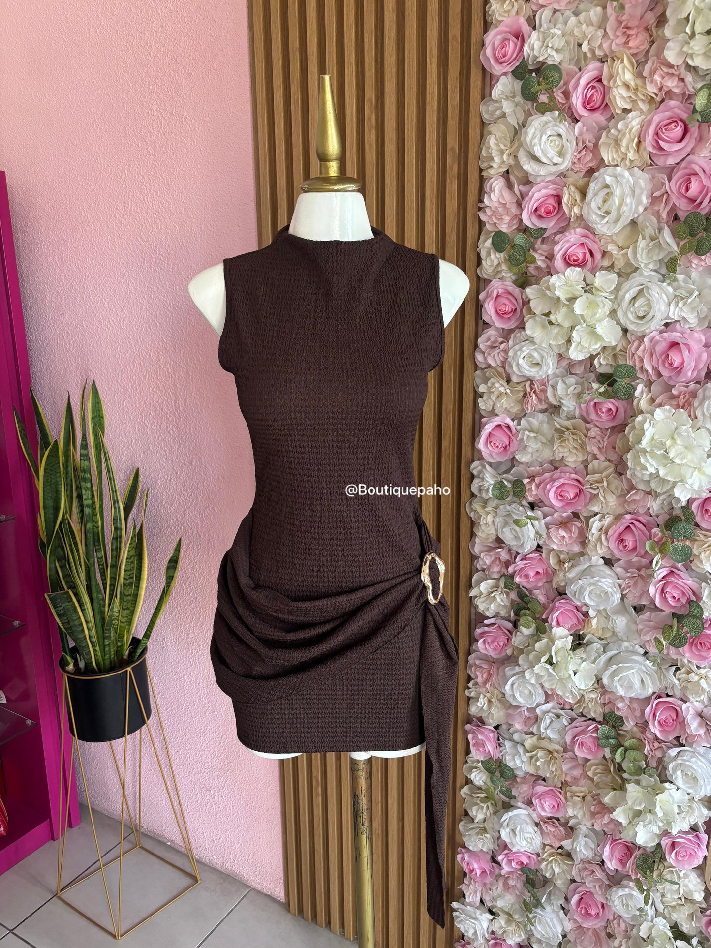 VESTIDO FRUNCIDO COLOR CAFÉ