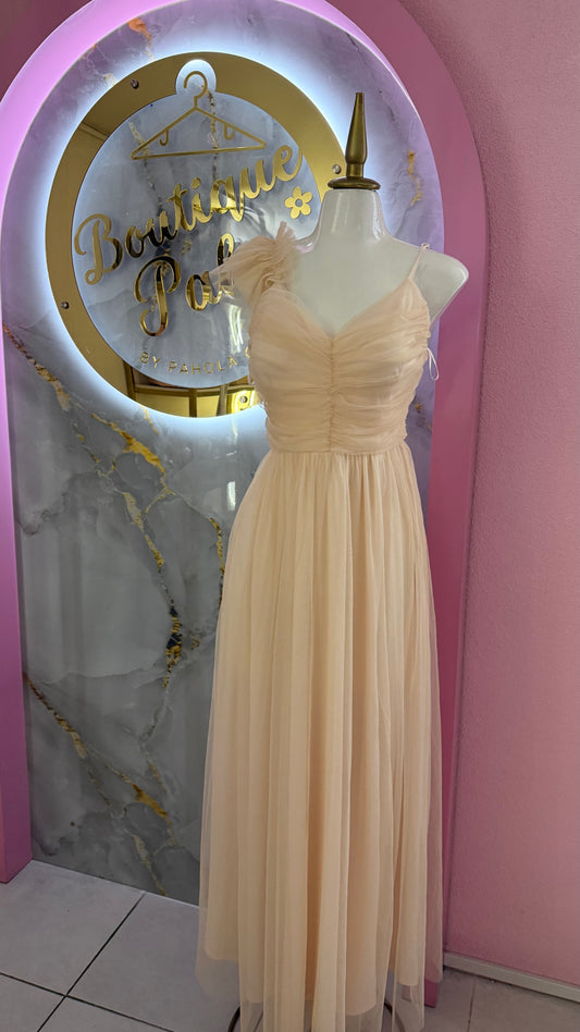 VESTIDO ELEGANTE DE TIRANTES CON ARREGLO BEIGE