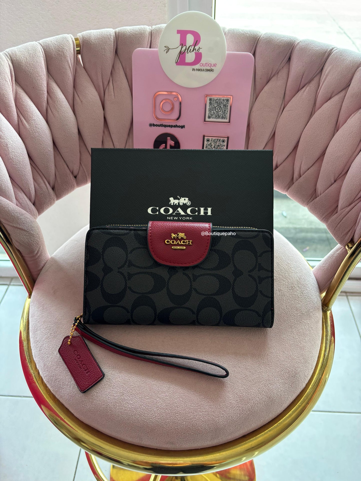 BILLETERA COACH NEGRA CON CORINTO
