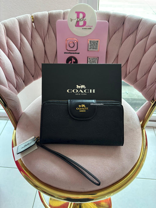 BILLETERA COACH NEGRA CON RELIEVE