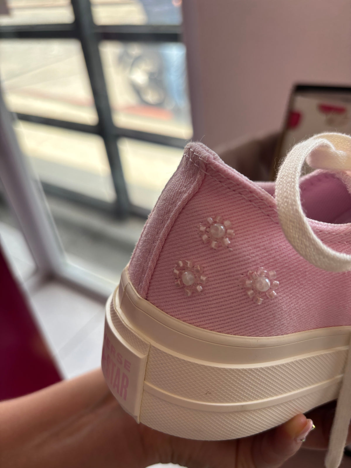 CONVERSE ORIGINALES COLOR ROSA CON FLORES