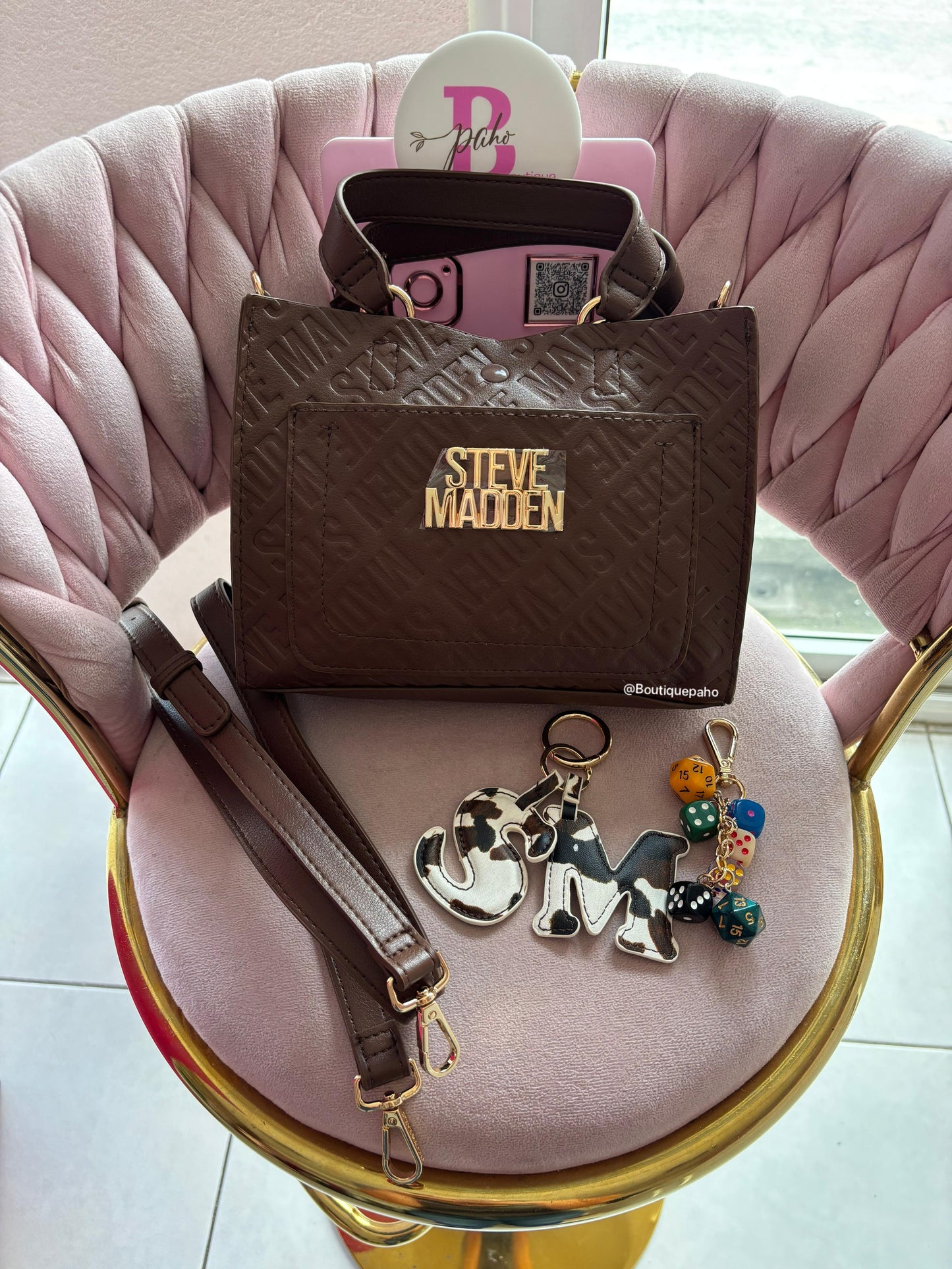 STEVE MADDEN COLOR CAFÉ CON STRAP DELGAGO Y CHARMS ORIGINAL