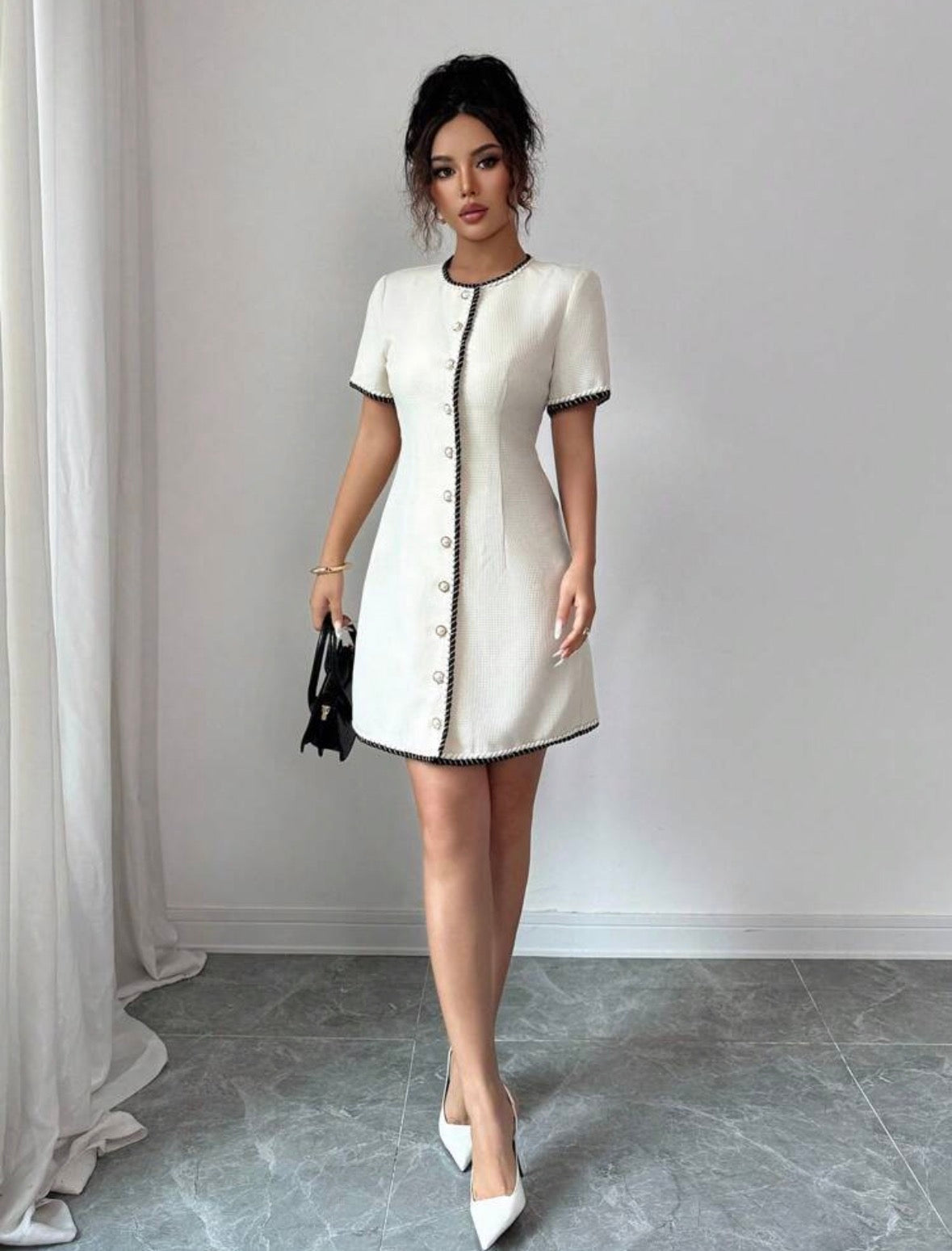 VESTIDO CORTO BEIGE