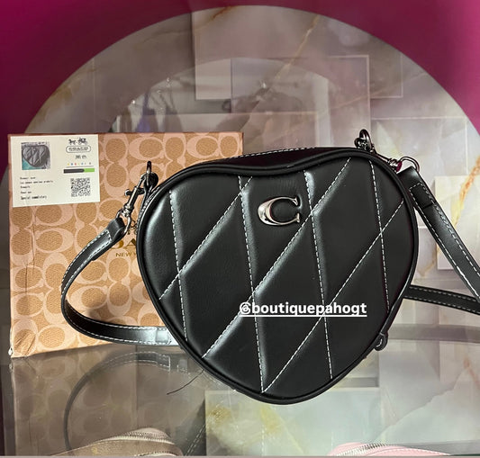 BOLSO COACH DE CORAZÓN NEGRO DUPE