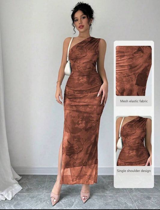 VESTIDO CAFÉ DE UNA MANGA