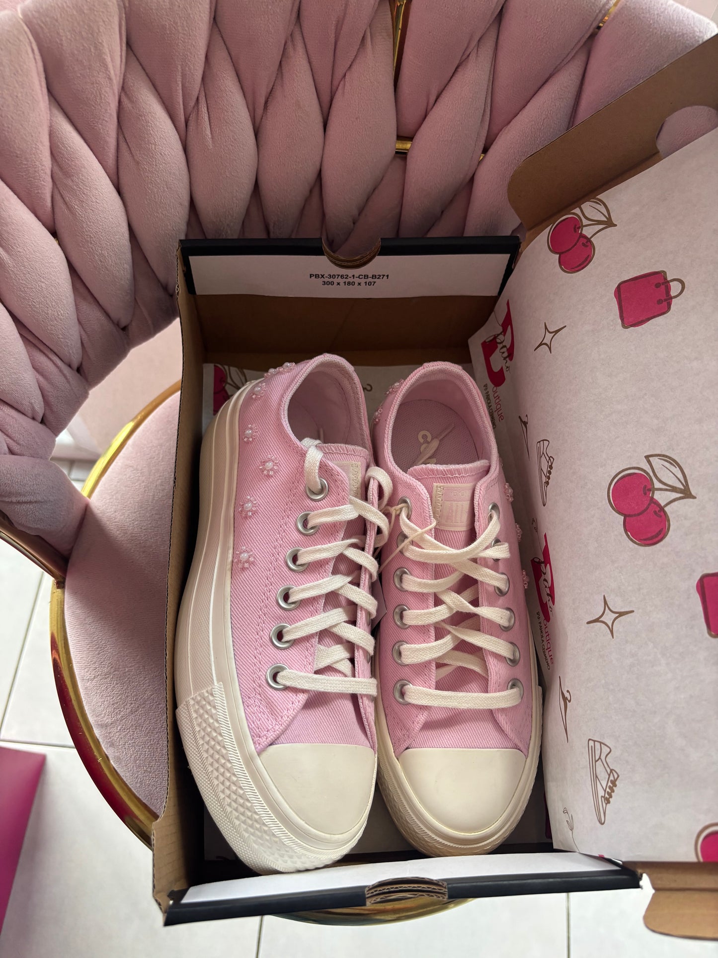 CONVERSE ORIGINALES COLOR ROSA CON FLORES