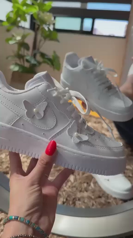 NIKE AIR FORCE 1 BLANCO PERLA MARIPOSA DUPE